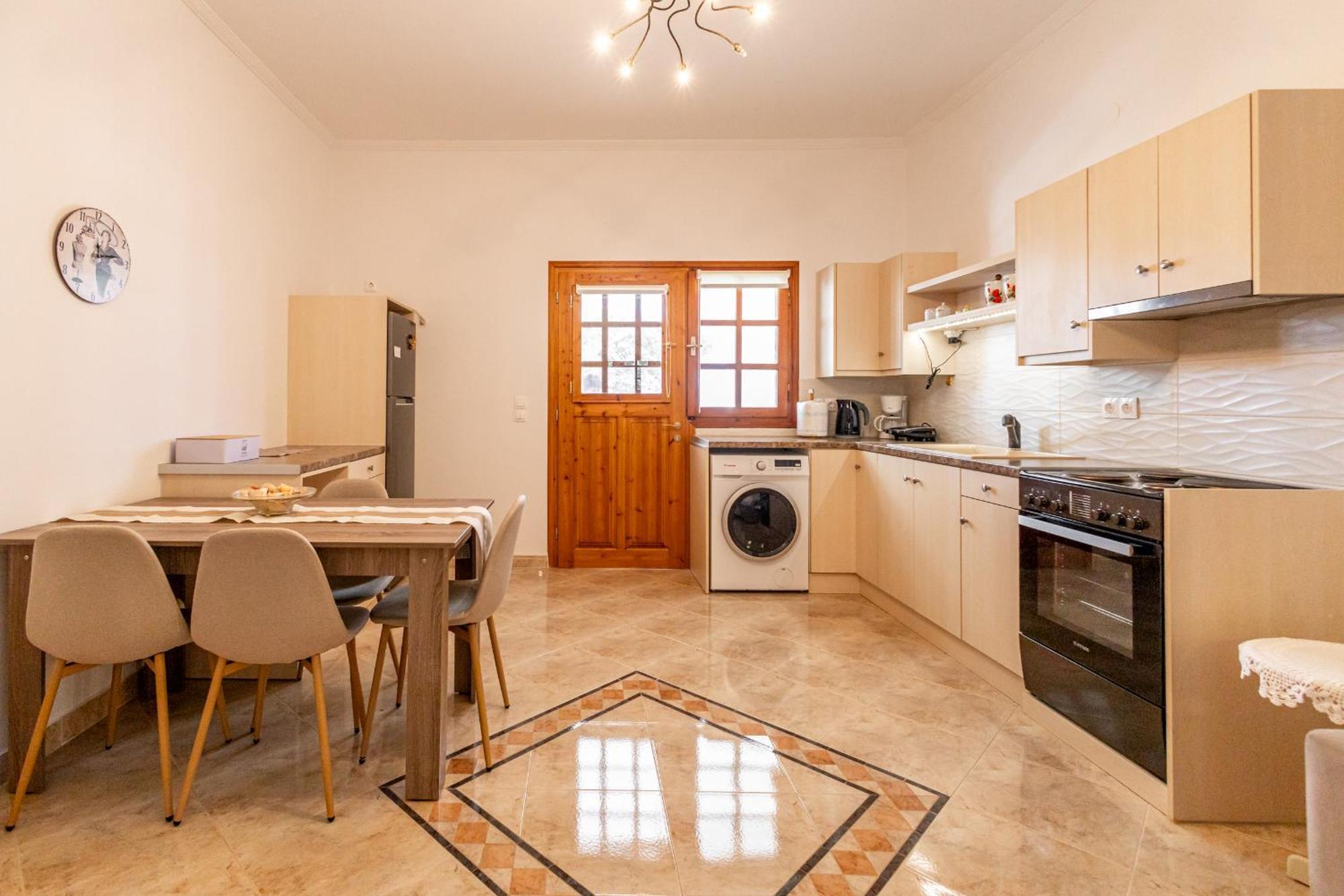 House For Two!! Holiday home Angairia